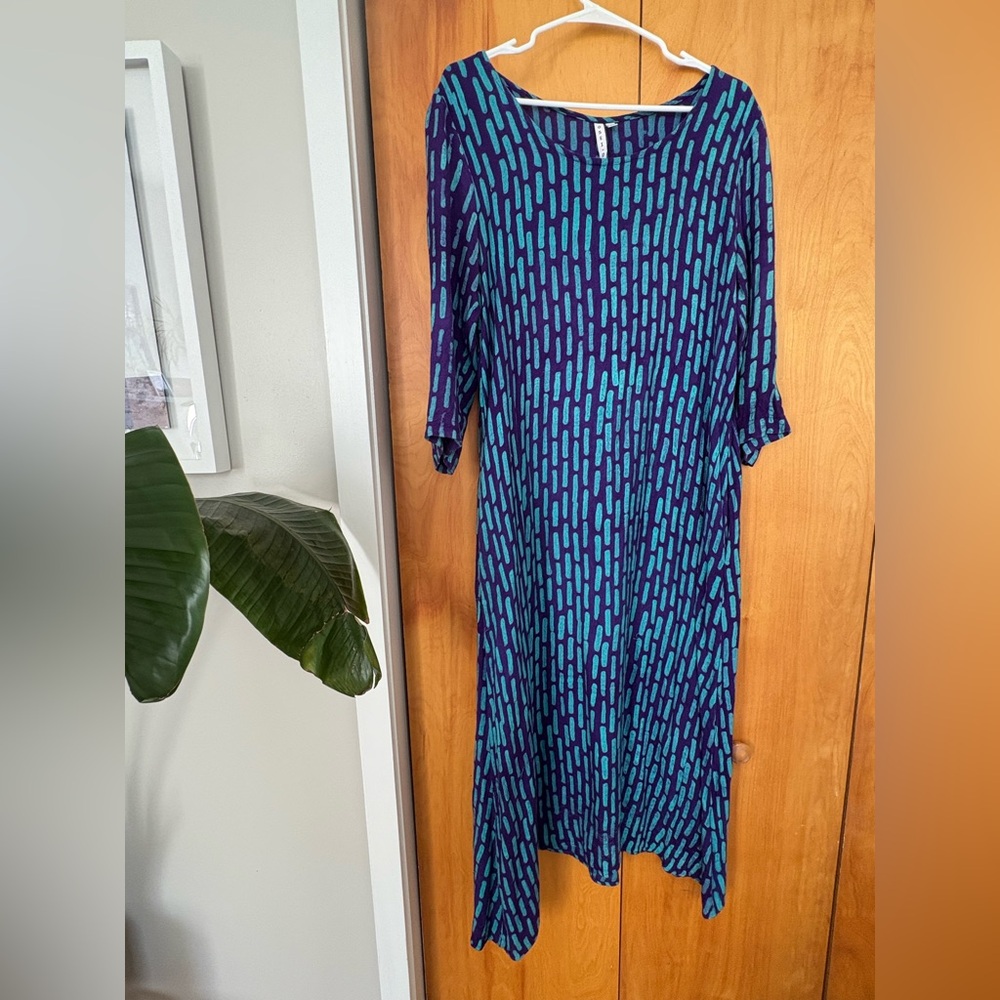 Elegant Blue and Green Midi Dress